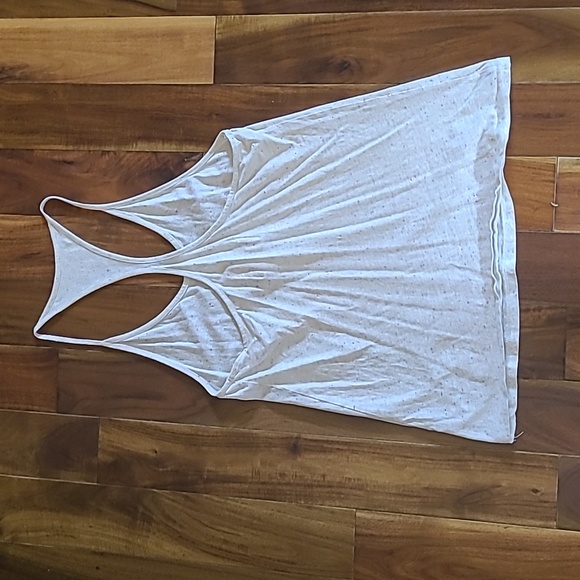 🎀2/$15 White racerback heathered with multicolor thread - Picture 4 of 4